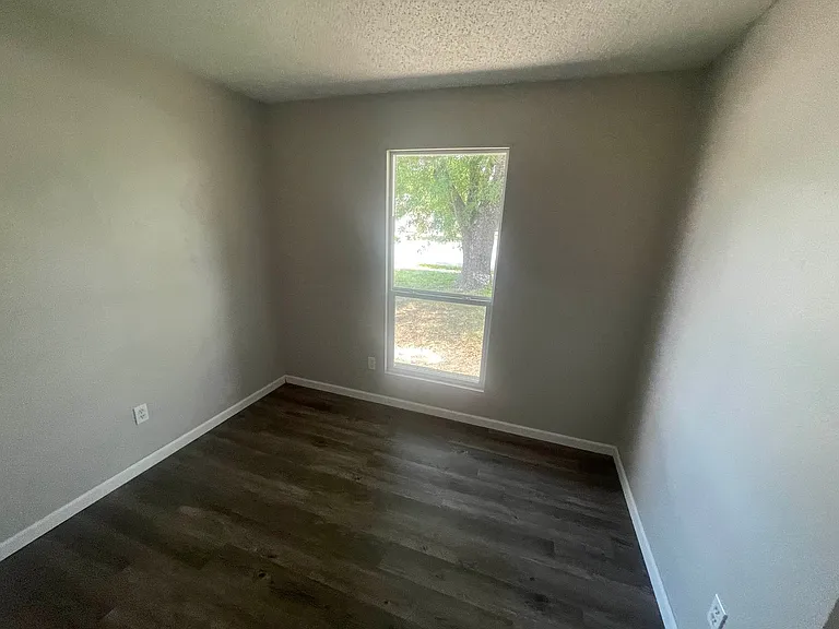 1907 Bradmore Dr — Photo 10