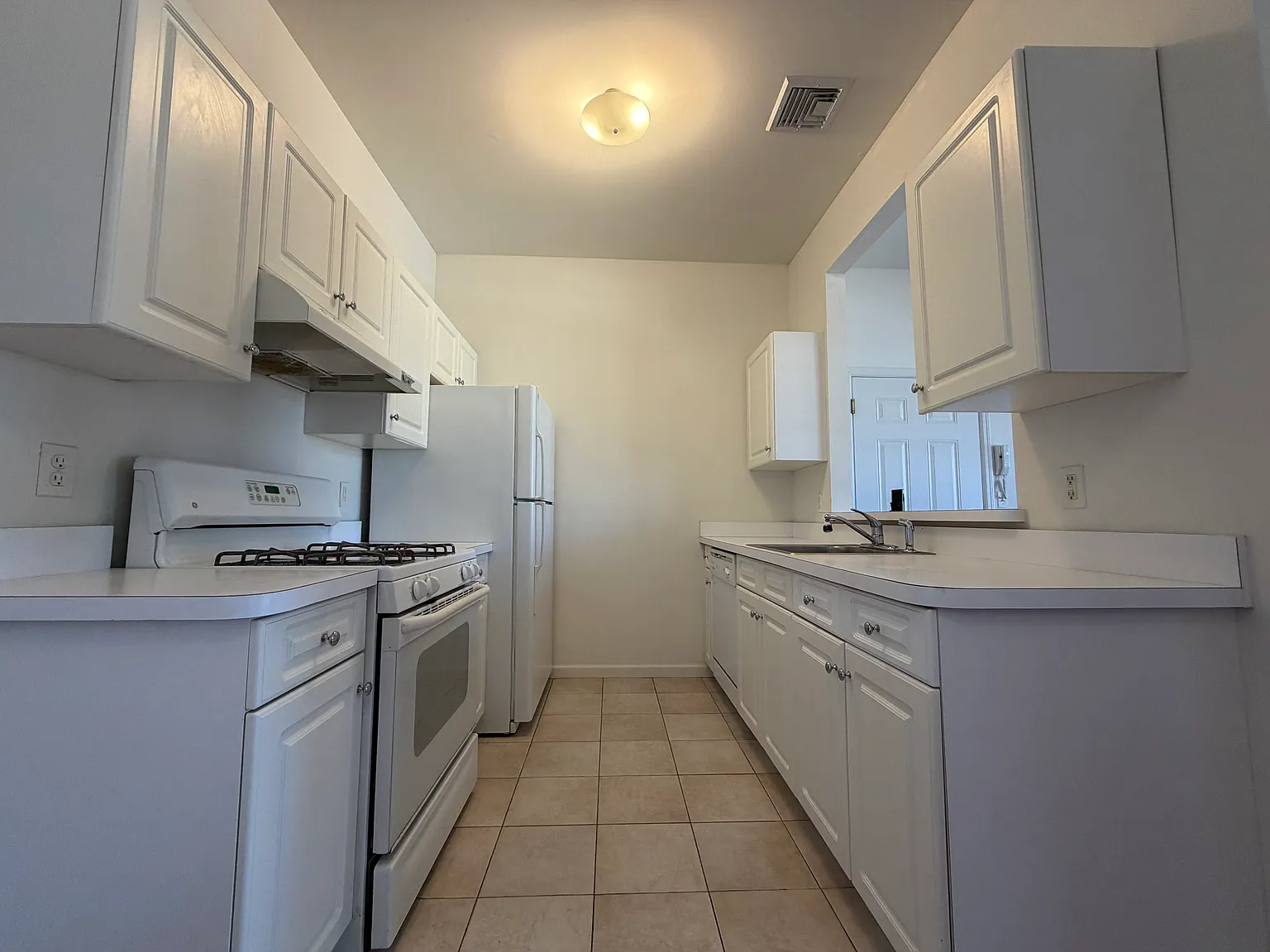 2 bed, $2,845 — Photo 1