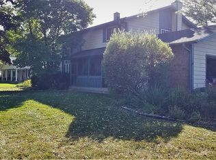 1085 Tanglewood Ct, Brookfield, WI 53005