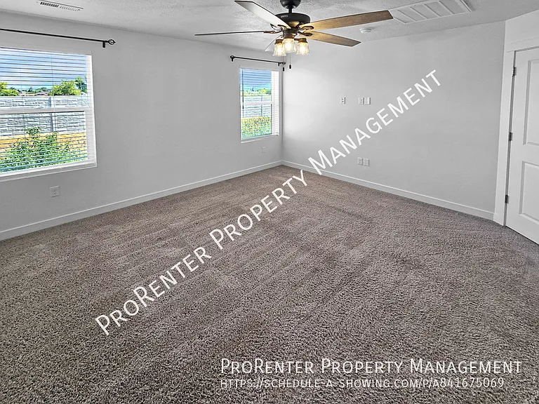 1152 W Beacon Way — Photo 12