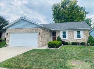 812 Spring Lake Cir, Enon, OH 45323