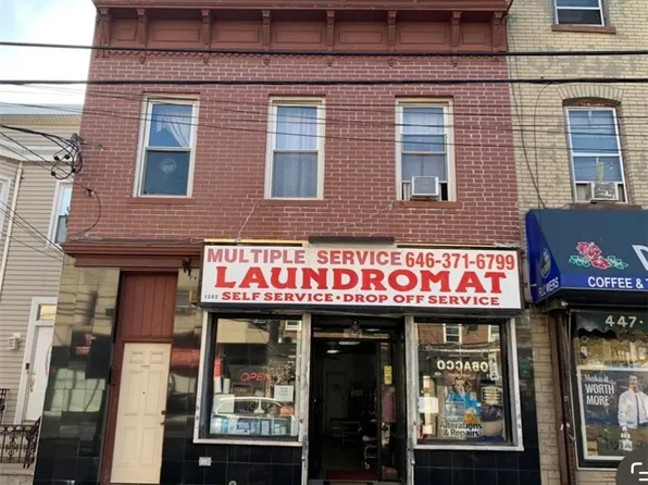 1202 Bay St, Staten Island, NY 10305