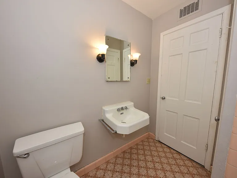 4065 N Sherman Blvd #1 — Photo 12