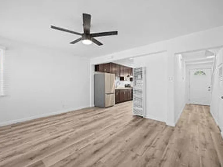 2136 Drescher St — Photo 11