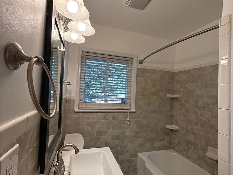 932 Hickory Nut St — Photo 14