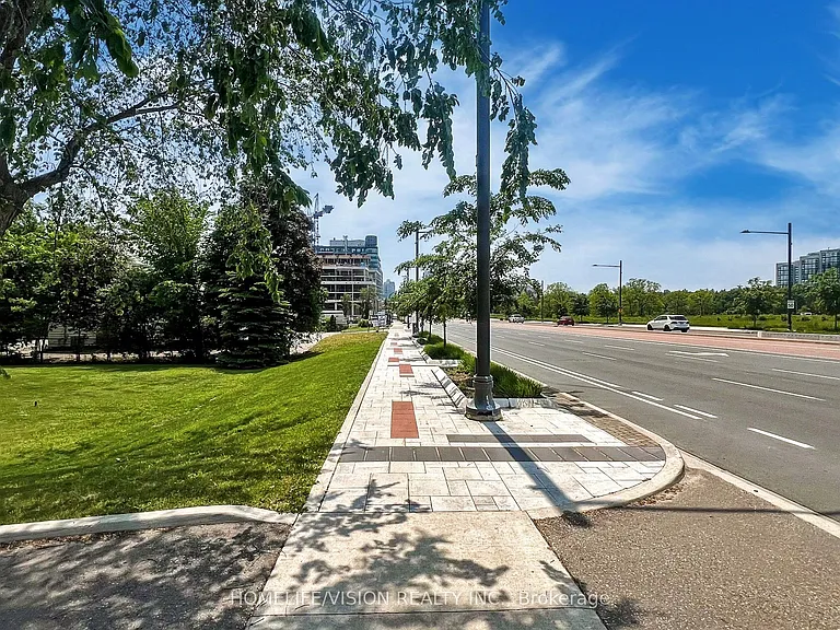 9901 Yonge St #4 — Photo 6