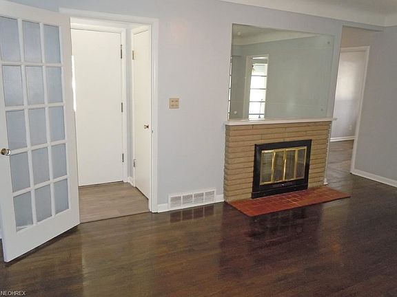 3rd image of 4027 W 220th St