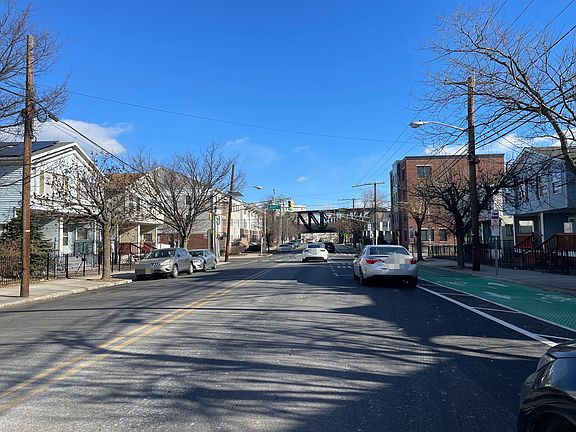 5th image of 437-439 Pacific Ave