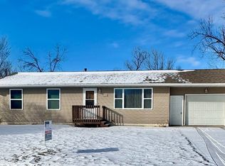 146 Circle Dr, Springville, IA 52336