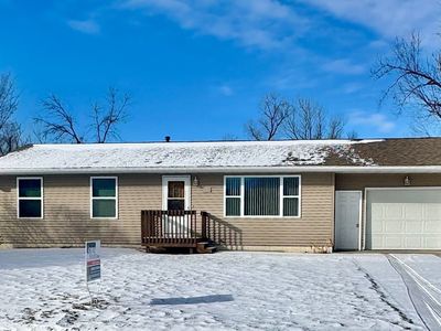 146 Circle Dr, Springville, IA, 52336