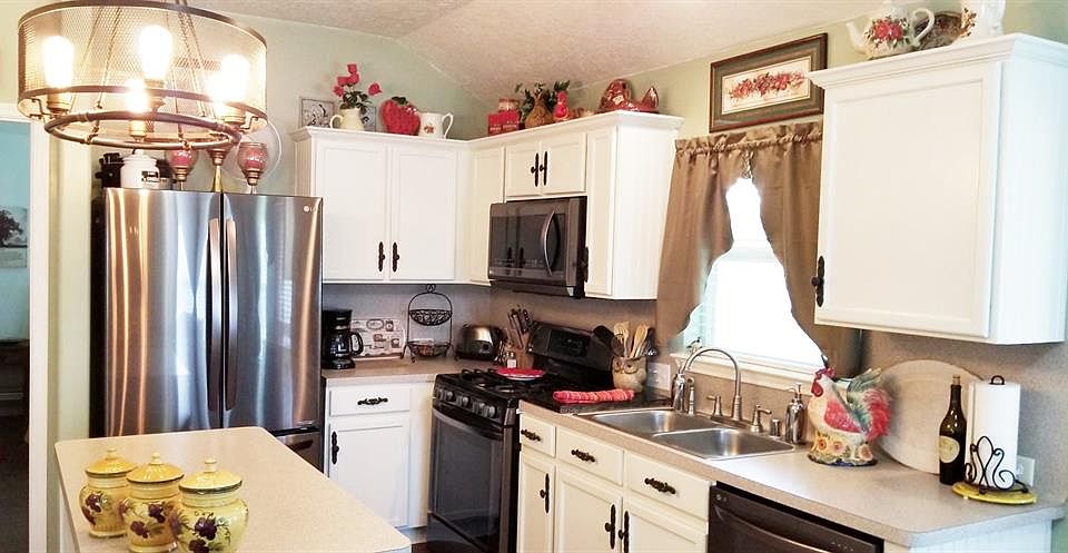 1st image of 21106 Grandin Wood Ct