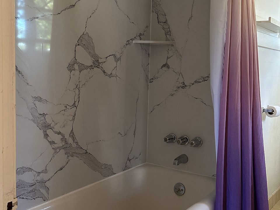 New Quartz bathtub surround