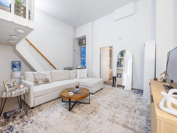88 Fulton St #515