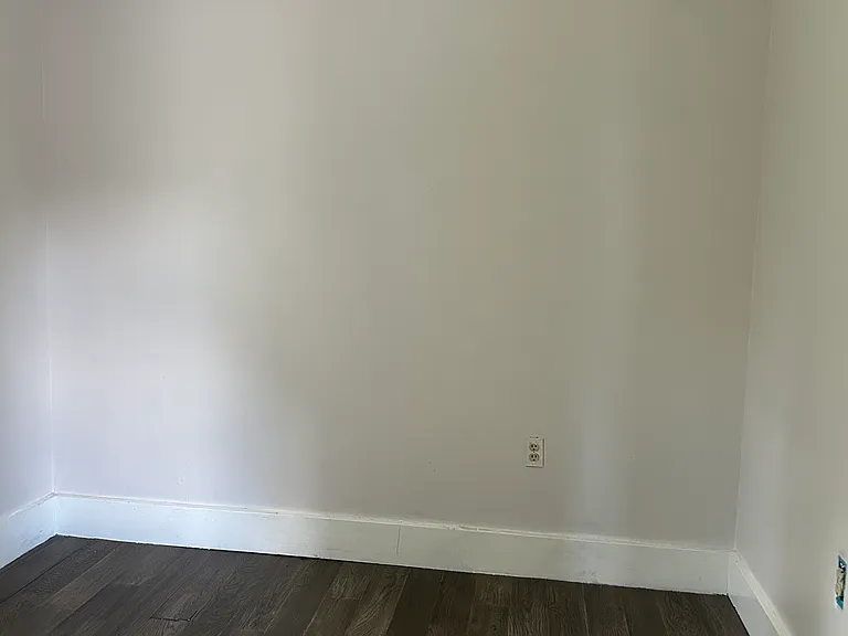 143 N West St — Photo 6