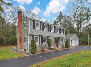 60 County Rd, Simsbury, CT 06070