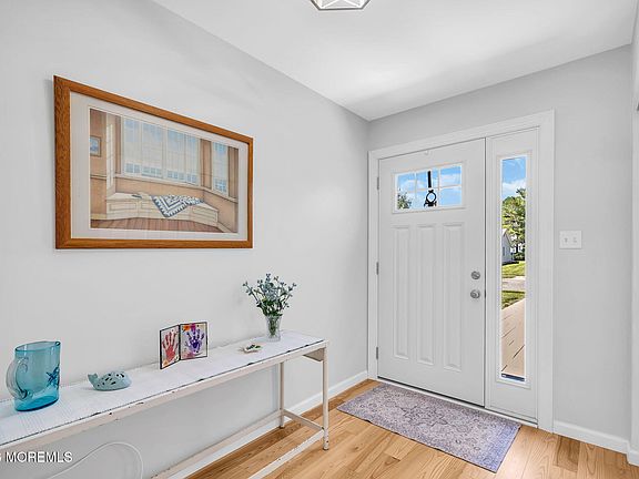5th image of 164 Everest Drive S
