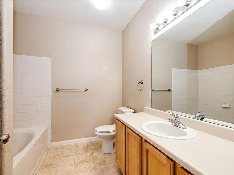 5255 Memphis St #917 — Photo 2
