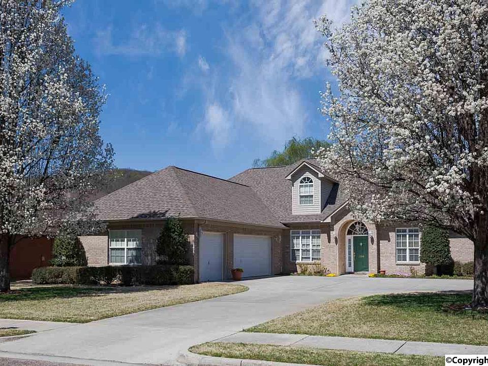 1st image of 108 Cannes Dr SE
