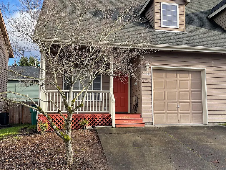 3928 SW Pinewood Way — Photo 1