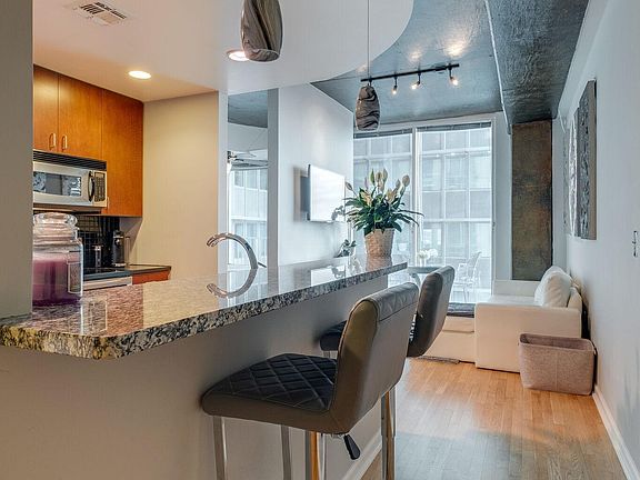 3rd image of 415 Church St APT 1309