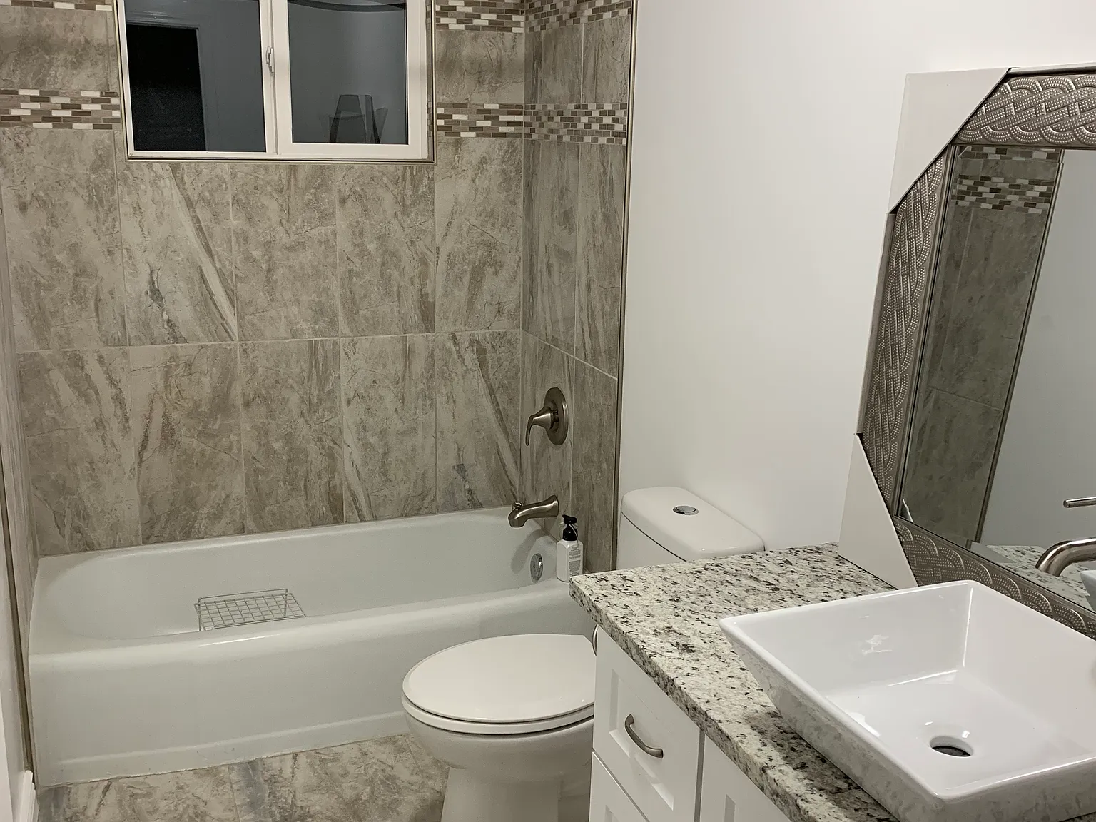 2 bed, 975 sqft, $1,650 — Photo 4