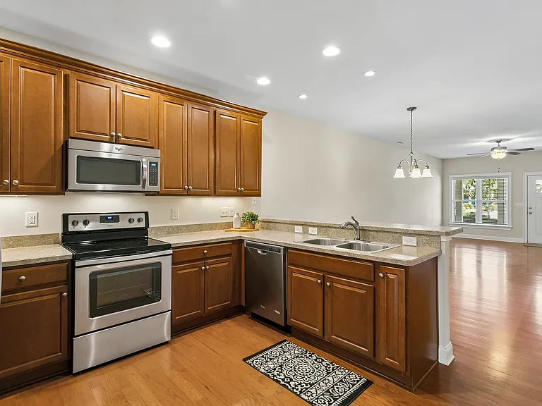 6905 Colemans Crossing Ave — Photo 7