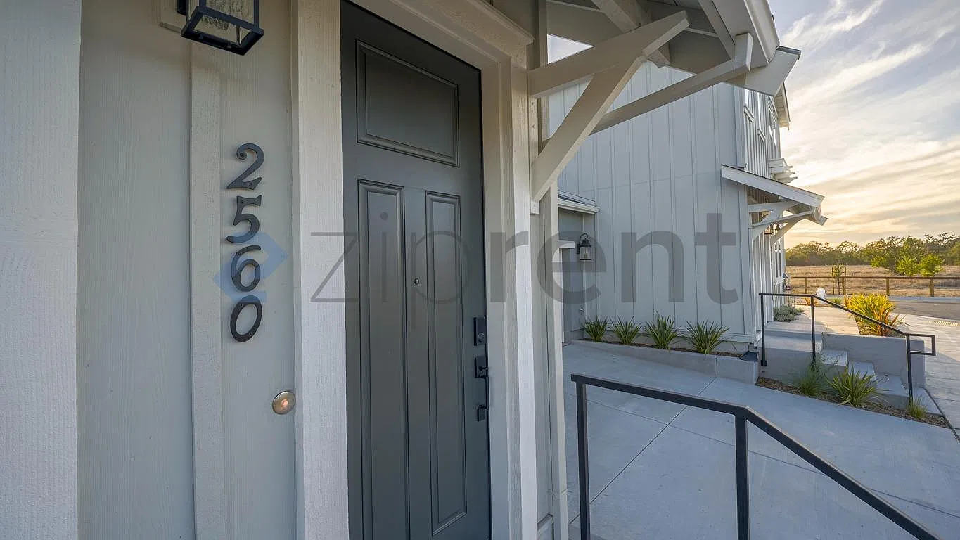 2 bed, 987 sqft, $1,995 — Photo 3