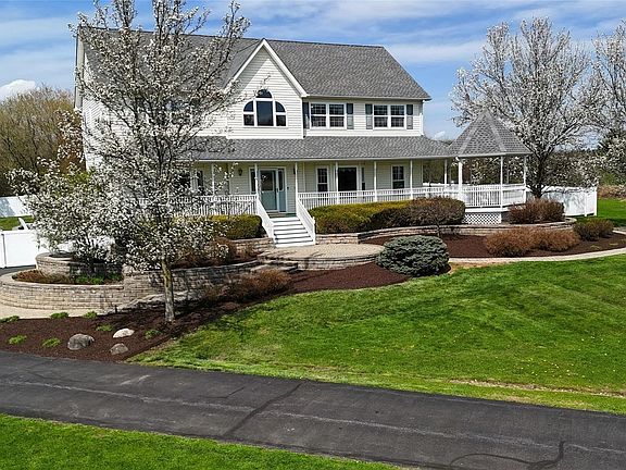2nd image of 6 Cara Court