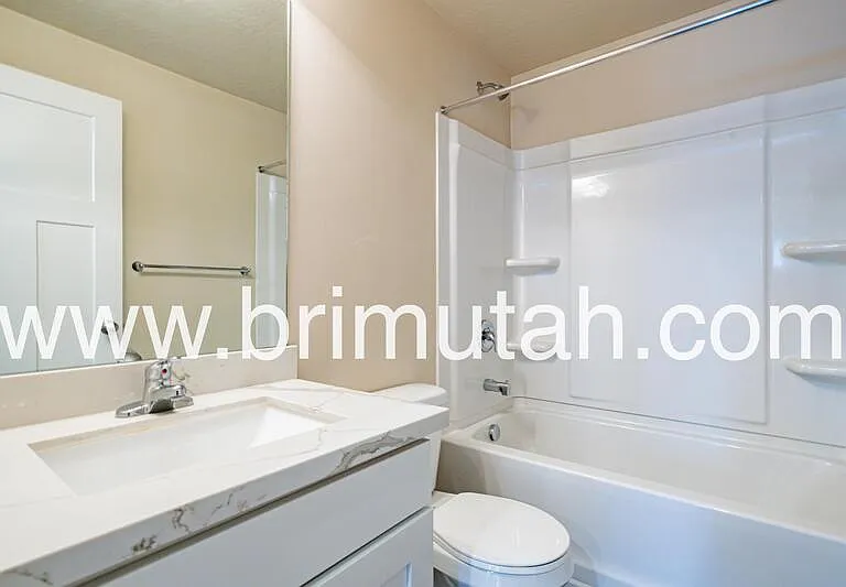 4645 S Locust Ln #10 — Photo 12