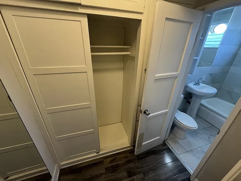 Oakhurst Apartments — Photo 19