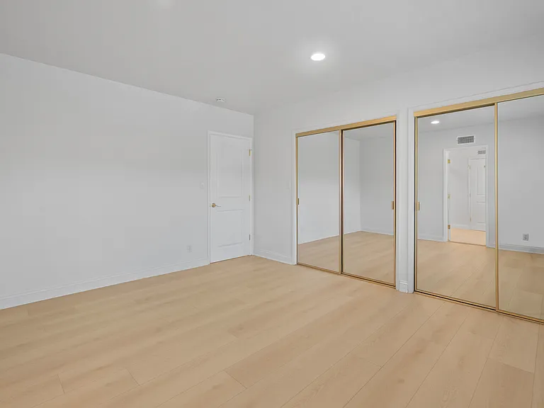 4159 Regal Oak Dr — Photo 17