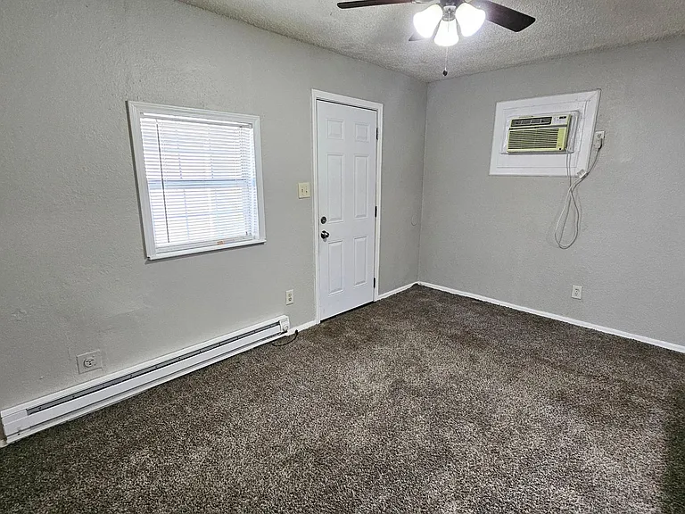 2308 NW 12th St — Photo 4