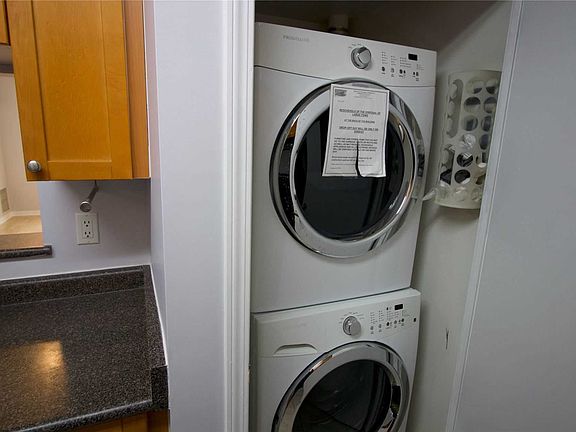 4th image of 650 Lawrence Ave W #402