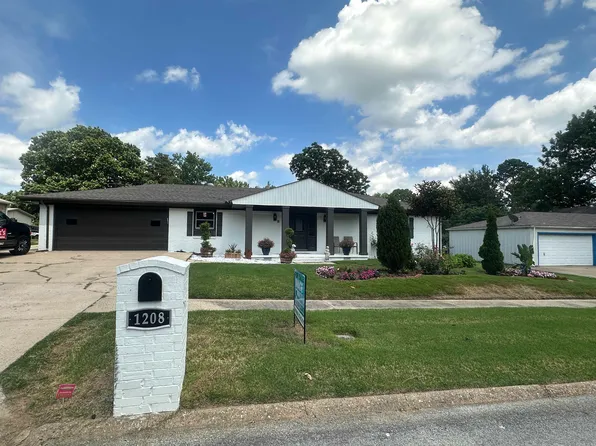 1208 Dana St, Jonesboro, AR 72401