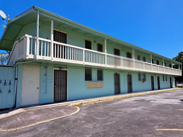 1303 Kalanianaole St #7 — Photo 15