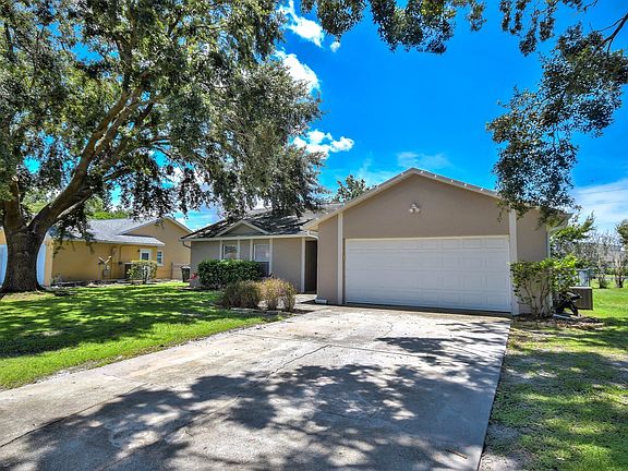 3rd image of 1540 Cypress Woods Cir