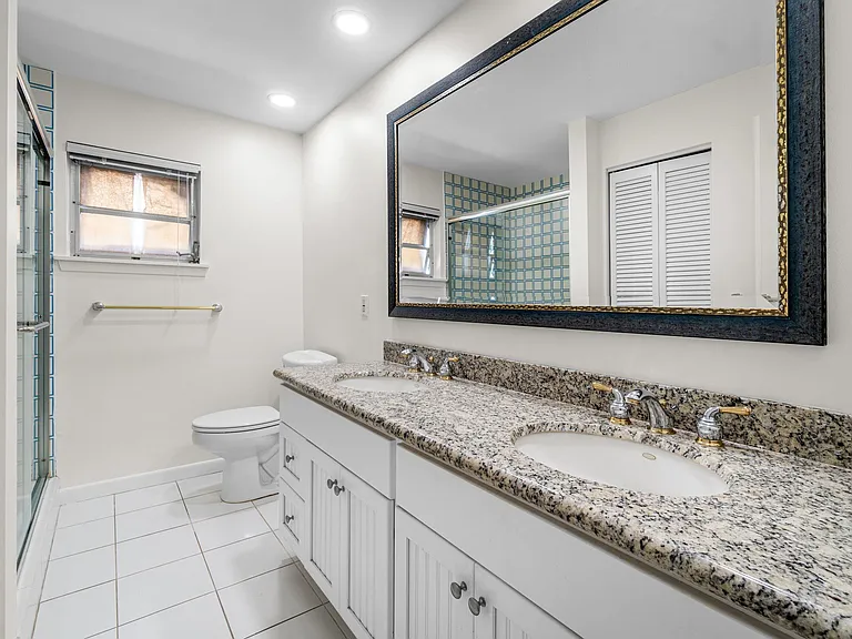 1051 SW 21st St — Photo 25