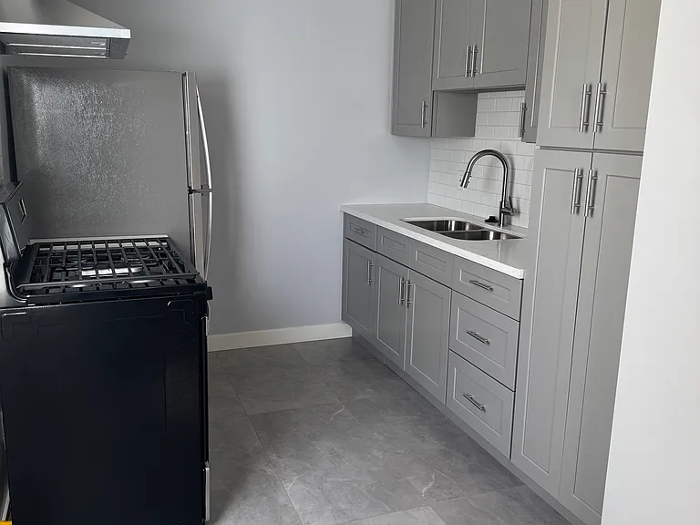 5635 Auckland Ave #1 — Photo 6