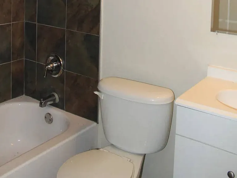 Eden Rock Apartments — Photo 10