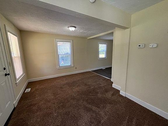 4th image of 265 Eastwood Dr