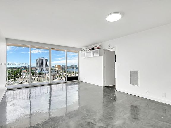 4th image of 7601 E Treasure Dr APT 1402