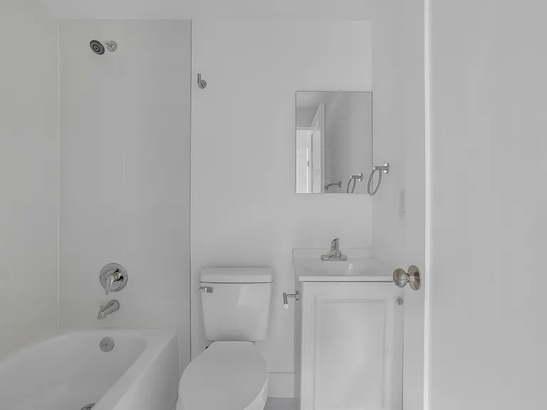 1536 Beekman — Photo 24