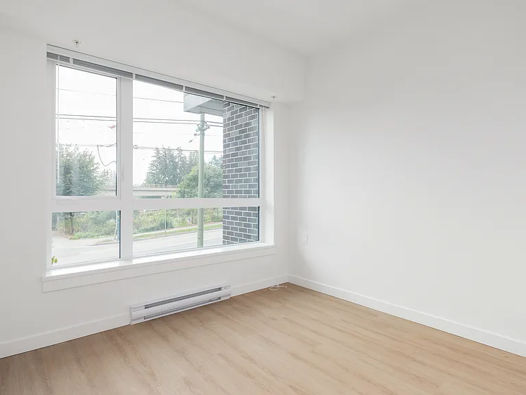 3655 Victoria Dr — Photo 43