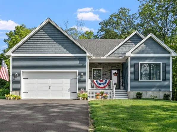 28 Spring St, Petersham, MA 01366