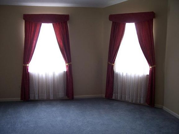 4th image of 5570 E Pine Knoll Blvd