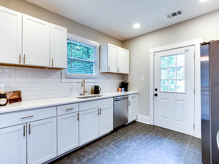 2301 Alaska St — Photo 6