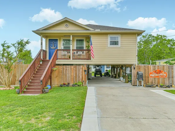 448 7th St, San Leon, TX 77539