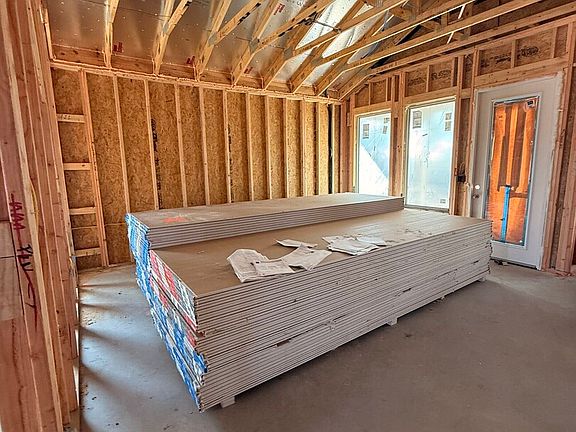4th image of 4215 Summit Place