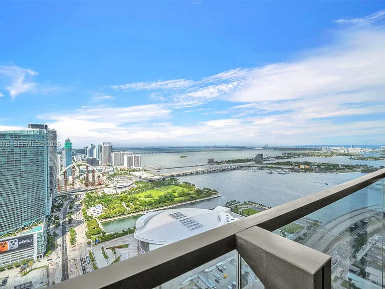398 NE 5th St #Penthouse 4701 — Photo 37