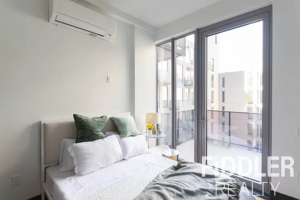 Rented by The KCI Group | media 17